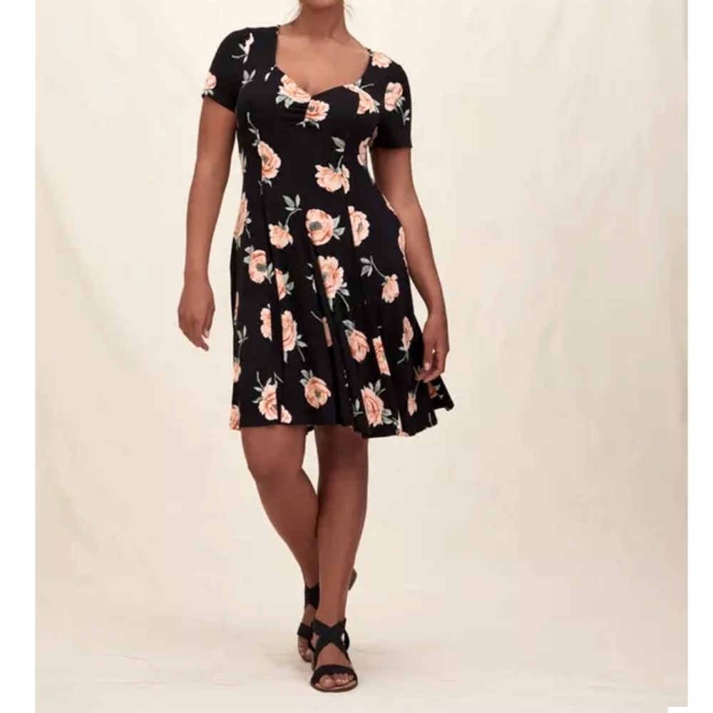 TORRID Mini Super Soft Fluted Dress size 2 EUC